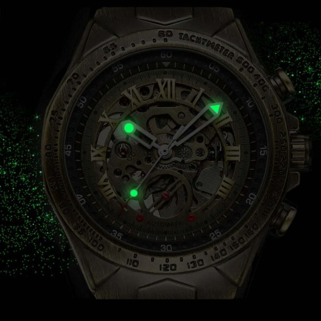 Montre automatique lumineux pendant la nuit 