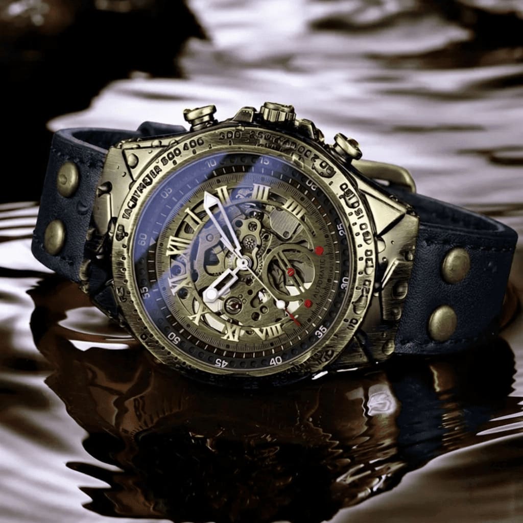 Montre squelette en cuir noir résistant à l'eau, vue par terre 