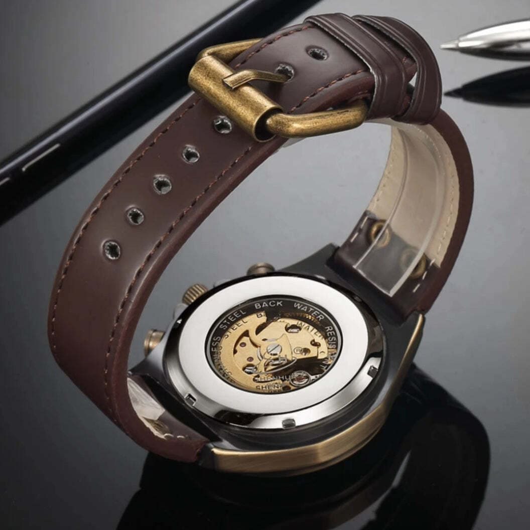 Montre en cuir bracelet marron au mouvement automatique, vue de dernière 
