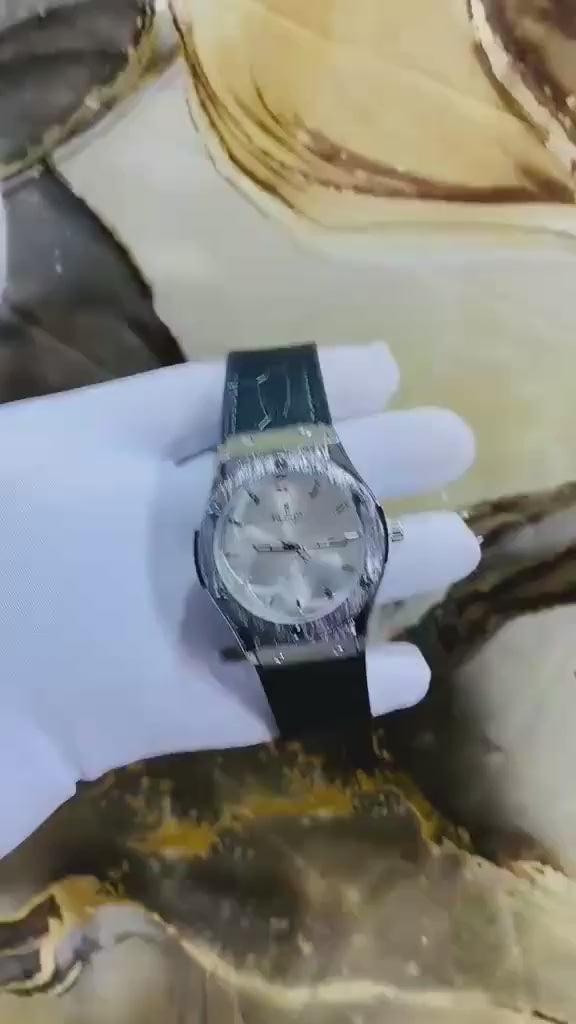 Montre Cadran Argenté Bracelet Cuir