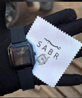 Montre sabr écriture arabe, vue de face