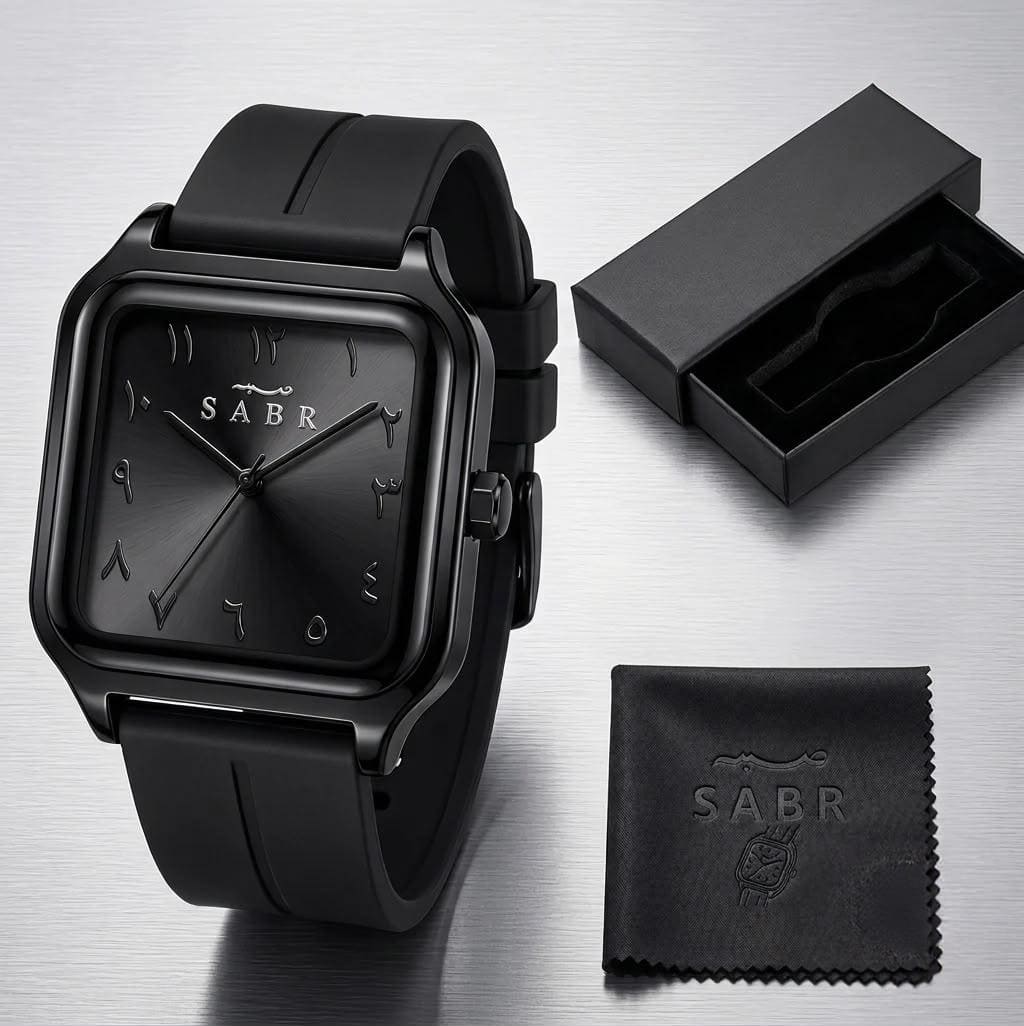 Montre noire, vue de profil 
