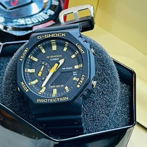 Montre G-Shock noire, vue de face