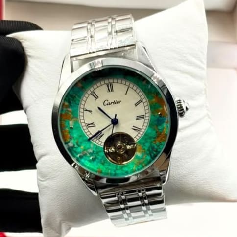 Montre Cartier en acier, vue face 