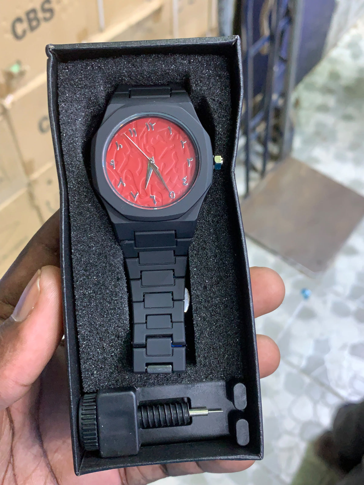 Montre homme à chiffres arabes, vue de face du cadran – photo 7