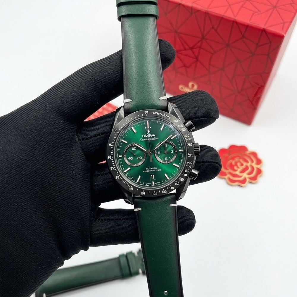 Montre homme style chronographe, lunette graduée et poussoirs – photo 8