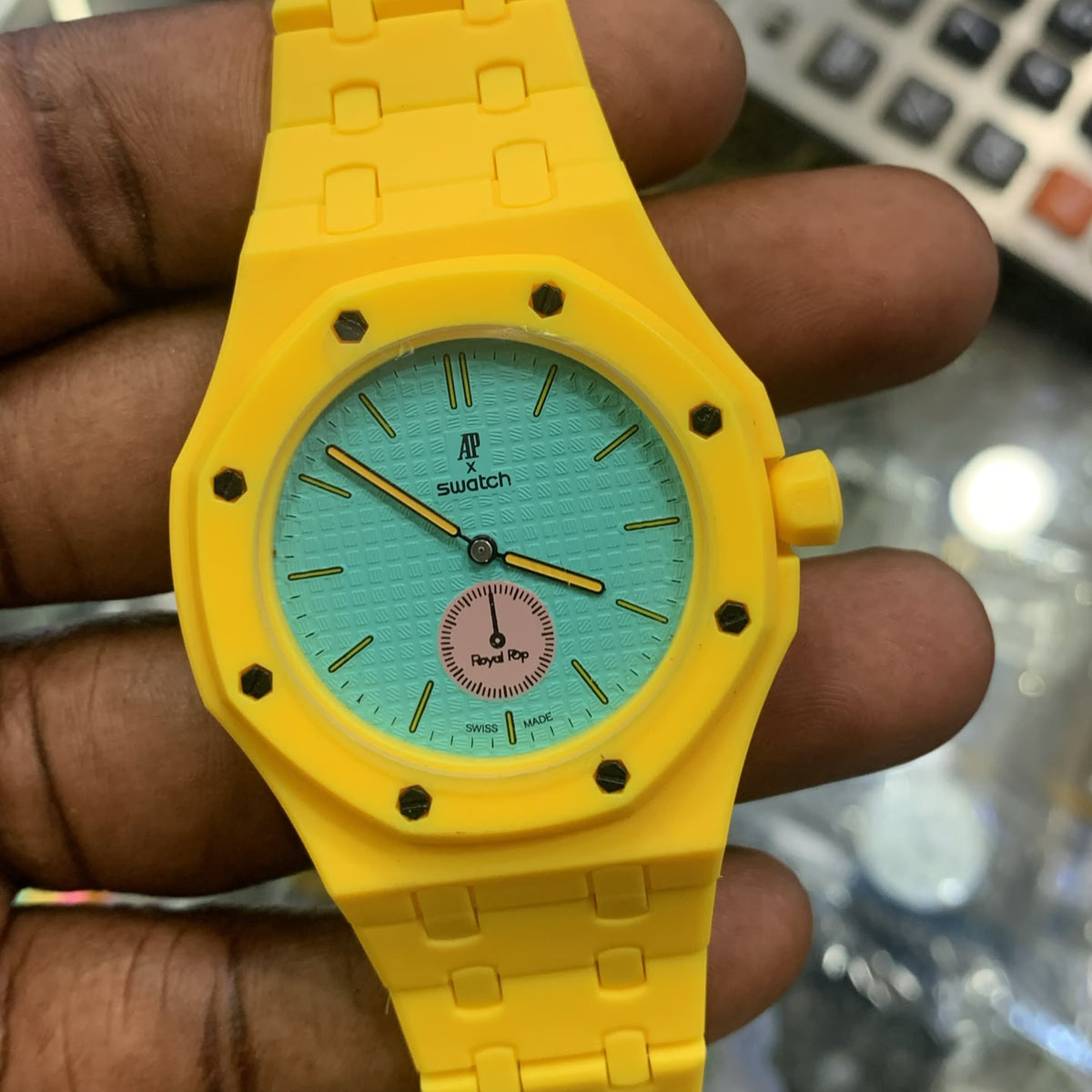 Montre Octogonale Contemporaine – Collection Couleurs