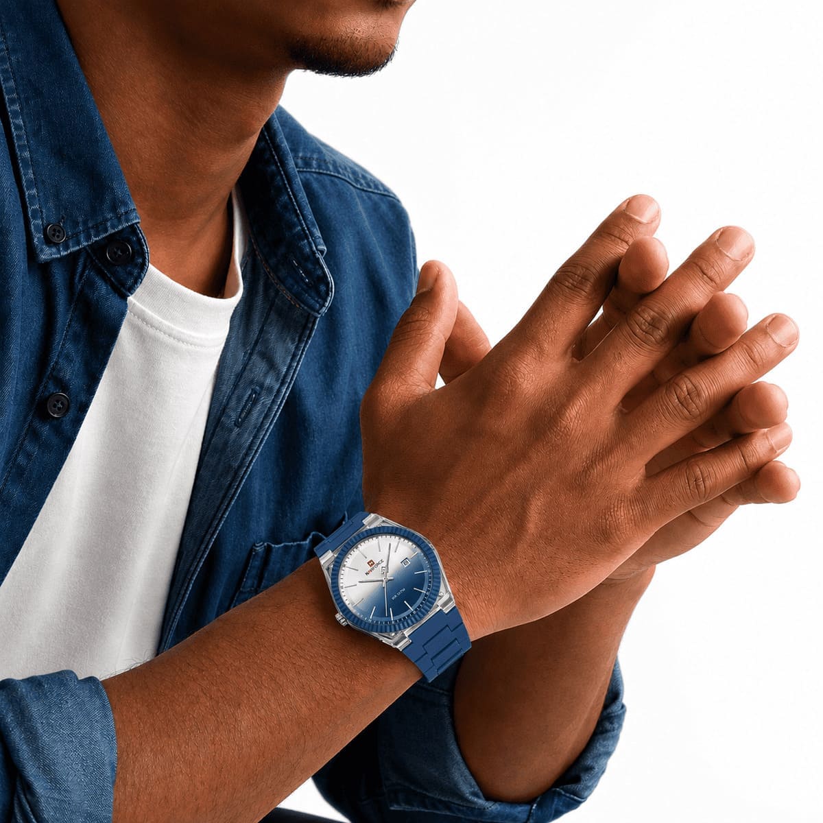 Vue arrière et fermoir du bracelet de la montre Naviforce
