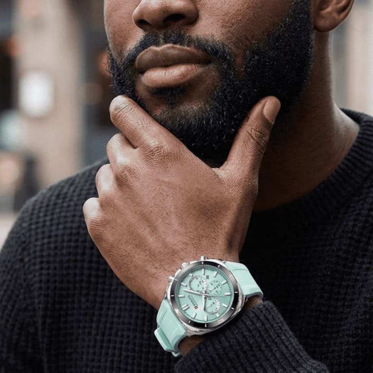 Vue arrière et fermoir du bracelet silicone de la montre Curren chronographe
