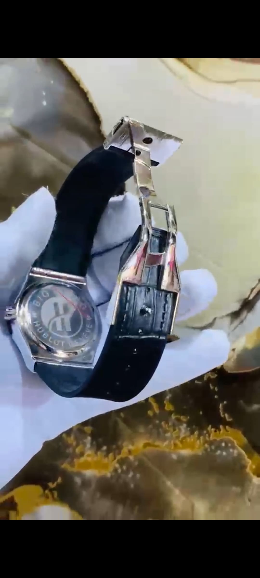 Montre Cadran Argenté Bracelet Cuir