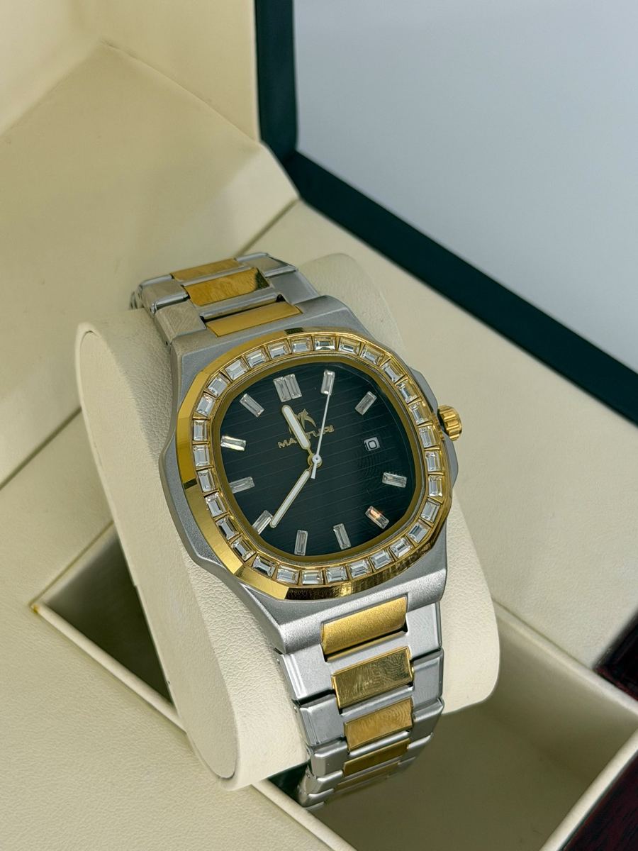 Montre Matturi homme à lunette de cristaux, vue du bracelet à maillons – photo 3