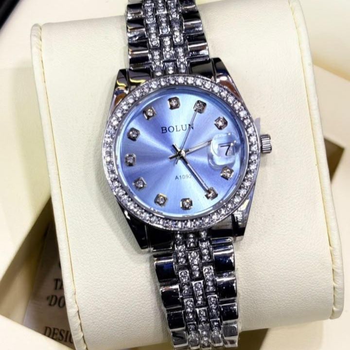Montre Femme Strass – Bolun, Cadran Coloré et Bracelet Maillons