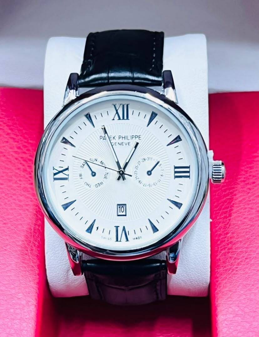 Montre Patek Philippe noir, vue verticale 