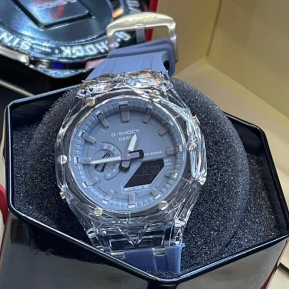 Montre G-Shock transparent, dans sa boîte 
