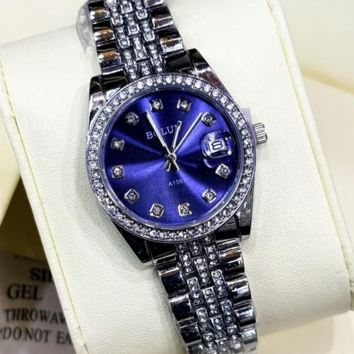 Montre Femme Strass – Bolun, Cadran Coloré et Bracelet Maillons