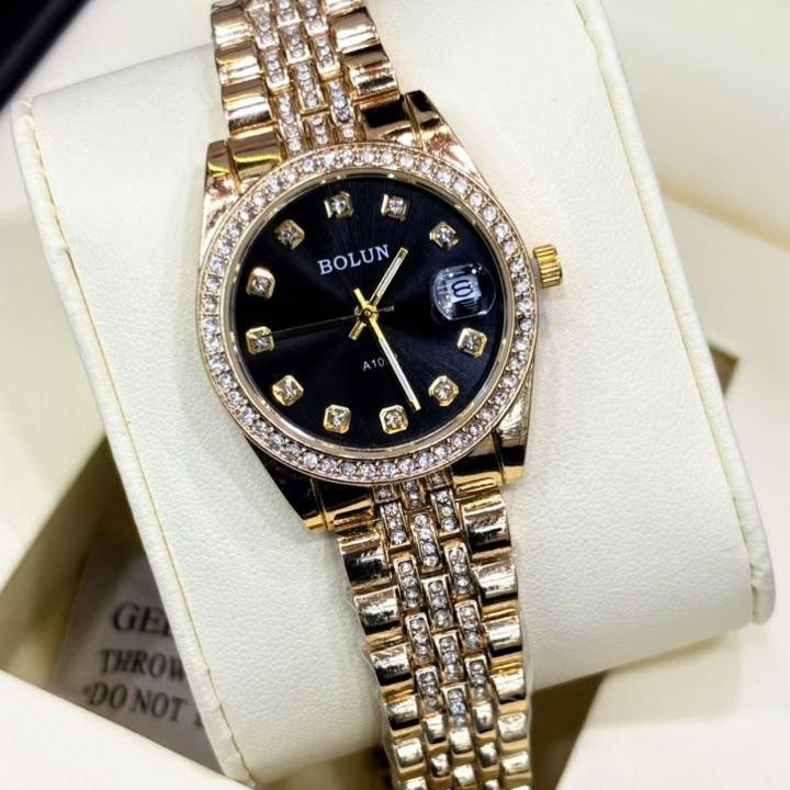 Montre Femme Strass – Bolun, Cadran Coloré et Bracelet Maillons