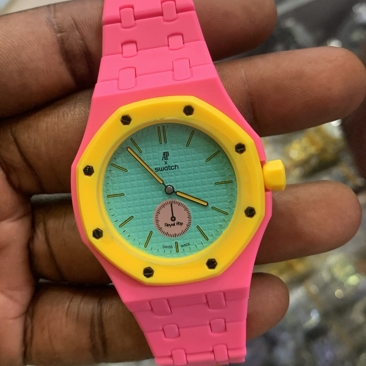 Montre Octogonale Contemporaine – Collection Couleurs